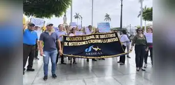Más del 50% de directores de colegios públicos desaprobaron evaluación y deberán dejar sus cargos Más del 50% de directores de colegios públicos desaprobaron evaluación y deberán dejar sus cargos