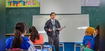 Congreso acuerda dar 2 años de plazo a profesores sin título que enseñan en escuelas privadas Congreso acuerda dar 2 años de plazo a profesores sin título que enseñan en escuelas privadas