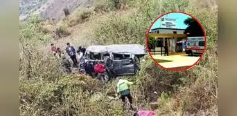 Miniván cae al río Chancay en Huaral tras intensas lluvias: comuneros rescatan a pasajeros Miniván cae al río Chancay en Huaral tras intensas lluvias: comuneros rescatan a pasajeros