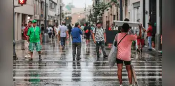 Lluvias inesperadas sorprenden a varios distritos de Lima este domingo en pleno verano Lluvias inesperadas sorprenden a varios distritos de Lima este domingo en pleno verano