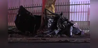 Trágico accidente en Arizona: vehículo se parte en dos tras chocar contra un árbol y deja un muerto en Phoenix