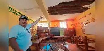 Techo de colegio cae sobre carpetas y padres exigen reconstrucción