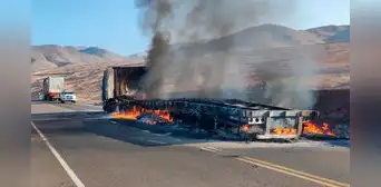 Chofer salta de camión en llamas para salvar su vida en Arequipa Chofer salta de camión en llamas para salvar su vida en Arequipa