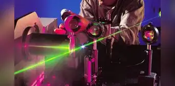China crea la cámara espía más potente del mundo: puede reconocer rostros y detectar satélites a 100 km distancia China crea la cámara espía más potente del mundo: puede reconocer rostros y detectar satélites a 100 km distancia