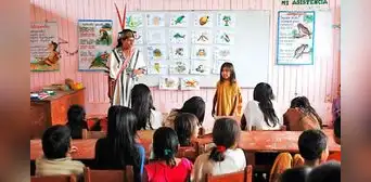 Rechazan autógrafa de ley que afecta la educación bilingüe en comunidades nativas del Perú Rechazan autógrafa de ley que afecta la educación bilingüe en comunidades nativas del Perú