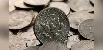 Estas son algunas monedas de EE. UU. con errores que podrían venderse hasta US$12.000 mil, según experto en numismática Estas son algunas monedas de EE. UU. con errores que podrían venderse hasta US$12.000 mil, según experto en numismática