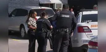 Houston: tiroteo en bar de Raleigh St. deja 5 personas heridas y el sospecho aún continúa prófugo Houston: tiroteo en bar de Raleigh St. deja 5 personas heridas y el sospecho aún continúa prófugo
