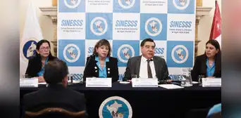 Enfermeras de EsSalud acuden al TC por D. L. que afectaría la autonomía de la Seguridad Social Enfermeras de EsSalud acuden al TC por D. L. que afectaría la autonomía de la Seguridad Social