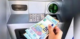 Joven despertó con 40 millones de euros en su cuenta por error: la vez que un banco pagó millonario monto a su cliente