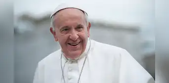 Papa Francisco se mantiene "estable" tras sufrir crisis respiratorias agudas, informó el Vaticano