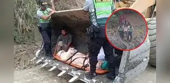 Madre y su bebé recién nacido son rescatados en cargador frontal tras quedar atrapados en ambulancia por huaico Madre y su bebé recién nacido son rescatados en cargador frontal tras quedar atrapados en ambulancia por huaico