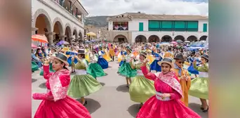Miles de ayacuchanos vivieron y disfrutaron del impresionante Carnaval Ayacuchano 2025 Miles de ayacuchanos vivieron y disfrutaron del impresionante Carnaval Ayacuchano 2025