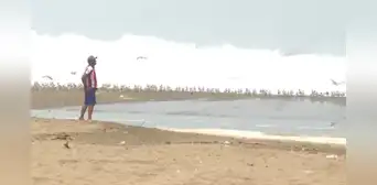 Tragedia en Santa Rosa: menor desaparece tras intentar salvar a su hermano y amigo arrastrados por el mar Tragedia en Santa Rosa: menor desaparece tras intentar salvar a su hermano y amigo arrastrados por el mar