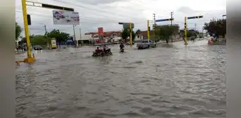 De todos los años: calles de Piura quedan inundadas tras lluvia torrencial de corta duración