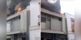 Incendio en jr. Camaná cerca de Plaza San Martín consume piso de edificio y moviliza 5 unidades de bomberos Incendio en jr. Camaná cerca de Plaza San Martín consume piso de edificio y moviliza 5 unidades de bomberos