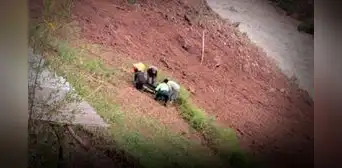 Tragedia en Huánuco: enorme huaico sepulta camioneta llena de pasajeros dejando cinco fallecidos y cuatro heridos