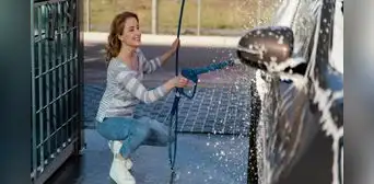 ¿Cómo proteger la pintura de tu auto del sol y la lluvia? Consejos clave para evitar el deterioro de tu vehículo ¿Cómo proteger la pintura de tu auto del sol y la lluvia? Consejos clave para evitar el deterioro de tu vehículo