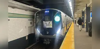 Nueva York estrena su primer tren sin puertas entre vagones: transporta a más de 160.000 pasajeros todos los días Nueva York estrena su primer tren sin puertas entre vagones: transporta a más de 160.000 pasajeros todos los días