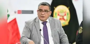 Estudio de Juan Santiváñez ha patrocinado a al menos 6 funcionarios investigados que ocupan altos cargos en el Estado