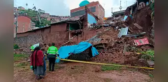 ¡Se derrumbaron! viviendas colapsan y otras quedan en riesgo a causa de las lluvias en Cusco