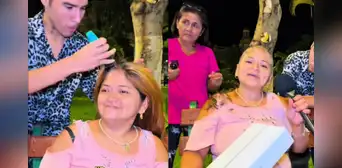 Madre se rapa el cabello para regalarle un iPad a su hija por su quinceañero: “Es un sacrificio" Madre se rapa el cabello para regalarle un iPad a su hija por su quinceañero: “Es un sacrificio"