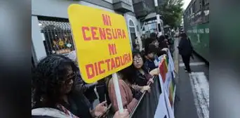 Colectivo de artistas se pronuncia: "Basta de violencia, corrupción y dictadura" Colectivo de artistas se pronuncia: "Basta de violencia, corrupción y dictadura"