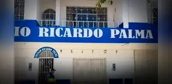 Padre de familia es asesinado delante de su hijo cuando lo recogía de colegio en Piura Padre de familia es asesinado delante de su hijo cuando lo recogía de colegio en Piura