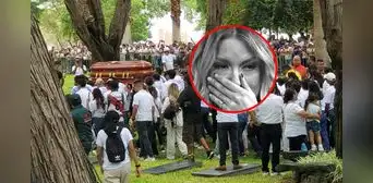 Leslie Shaw se retiró entre lágrimas del entierro de Paul Flores, cantante de Armonía 10, tras su mostrar su apoyo a la familia Leslie Shaw se retiró entre lágrimas del entierro de Paul Flores, cantante de Armonía 10, tras su mostrar su apoyo a la familia