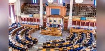 Cámara de Representantes aprobó proyecto de ley que penaliza transportar u ocultar inmigrantes indocumentados en este estado de EEUU Cámara de Representantes aprobó proyecto de ley que penaliza transportar u ocultar inmigrantes indocumentados en este estado de EEUU
