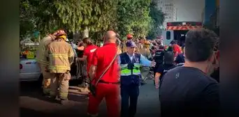 Automóvil se estrella en el Parque Kennedy: bomberos y paramédicos atendieron emergencia que dejó un herido Automóvil se estrella en el Parque Kennedy: bomberos y paramédicos atendieron emergencia que dejó un herido