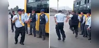 Conductores del Metropolitano rompen la rutina con divertido baile y usuarios bromean: "Con razón no llegan los buses" Conductores del Metropolitano rompen la rutina con divertido baile y usuarios bromean: "Con razón no llegan los buses"