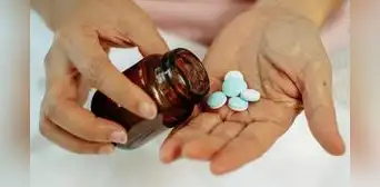 Enfermera es acusada de asesinar a su amiga "con cáncer" para cobrar un seguro: manipuló los medicamentos durante años Enfermera es acusada de asesinar a su amiga "con cáncer" para cobrar un seguro: manipuló los medicamentos durante años
