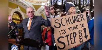 Caos en Nueva York: Chuck Schumer revela que no renunciará como líder demócrata en Senado pese a protestas en su contra Caos en Nueva York: Chuck Schumer revela que no renunciará como líder demócrata en Senado pese a protestas en su contra