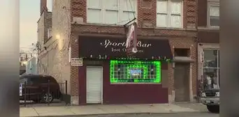 Doble tragedia en Chicago: tiroteo en apartamento y ataque armado en bar dejan 2 muertos y un herido en Gage Park Doble tragedia en Chicago: tiroteo en apartamento y ataque armado en bar dejan 2 muertos y un herido en Gage Park
