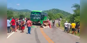 Carreteras se tiñen de sangre: tres fallecidos dejan accidentes en Piura Carreteras se tiñen de sangre: tres fallecidos dejan accidentes en Piura