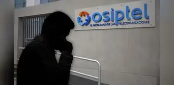 Presidente de Osiptel admite conocer puntos de venta callejera de chips: "Todo el mundo lo sabe" Presidente de Osiptel admite conocer puntos de venta callejera de chips: "Todo el mundo lo sabe"