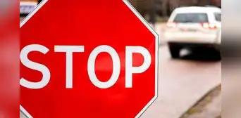 Ley vehicular en Florida: ¿cómo deben actuar realmente los conductores al encontrarse una señal de stop por la calle? Ley vehicular en Florida: ¿cómo deben actuar realmente los conductores al encontrarse una señal de stop por la calle?