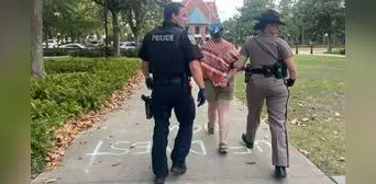 Alcalde de una ciudad de Florida podría vetar proyecto de ley que permite a la policía encarcelar inmigrantes indocumentados en EEUU