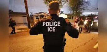 Duro golpe a inmigrantes: proyecto de ley en Illinois amenaza con eliminar políticas santuario y colaborar con el ICE Duro golpe a inmigrantes: proyecto de ley en Illinois amenaza con eliminar políticas santuario y colaborar con el ICE