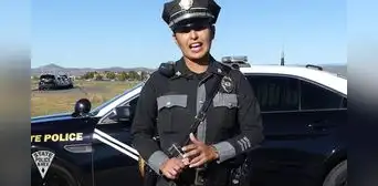 Buenas noticias para inmigrantes en USA: proyecto de ley permitiría a beneficiarios de Green Card y DACA trabajar como policía en este estado Buenas noticias para inmigrantes en USA: proyecto de ley permitiría a beneficiarios de Green Card y DACA trabajar como policía en este estado