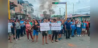 Iquitos: padres de familia tomaron colegio ante presencia de roedores e inundación por aguas servidas Iquitos: padres de familia tomaron colegio ante presencia de roedores e inundación por aguas servidas
