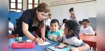 El rol clave de los docentes en garantizar una educación de calidad y transformar el aprendizaje de los estudiantes El rol clave de los docentes en garantizar una educación de calidad y transformar el aprendizaje de los estudiantes
