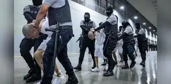 Venezolanos en EE. UU.: la polémica guía del Gobierno de Trump para identificar a miembros del Tren de Aragua