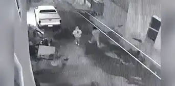 Comerciante es brutalmente apuñalado por delincuentes encapuchados en Arequipa Comerciante es brutalmente apuñalado por delincuentes encapuchados en Arequipa