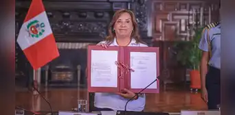 Dina Boluarte firma ley que autoriza a la PNP a disparar en casos de flagrancia: norma le abre la puerta a la impunidad Dina Boluarte firma ley que autoriza a la PNP a disparar en casos de flagrancia: norma le abre la puerta a la impunidad