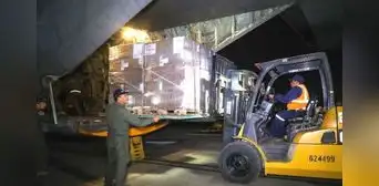 Perú recibe primeros 14.000 frascos de suero fisiológico donados de Paraguay: "Lima ya está abastecida"