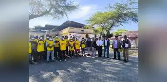 En Talara sentenciados a trabajos comunitarios realizaron labores de limpieza y sembrado de arboles En Talara sentenciados a trabajos comunitarios realizaron labores de limpieza y sembrado de arboles
