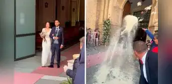 Asistentes a una boda sorprenden a pareja de recién casados y le arrojan arroz, pero con palas: “Ya no los invitan para el bautizo”