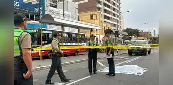 Mujer muere tras ser atropellada por bus en Breña cuando cruzaba la avenida Brasil Mujer muere tras ser atropellada por bus en Breña cuando cruzaba la avenida Brasil