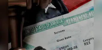 Más trabas para residentes con Green Card: situaciones en las que pueden ser expulsados al reingresar a Estados Unidos Más trabas para residentes con Green Card: situaciones en las que pueden ser expulsados al reingresar a Estados Unidos